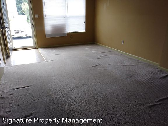 2nd image of 303 Gaylor Ln