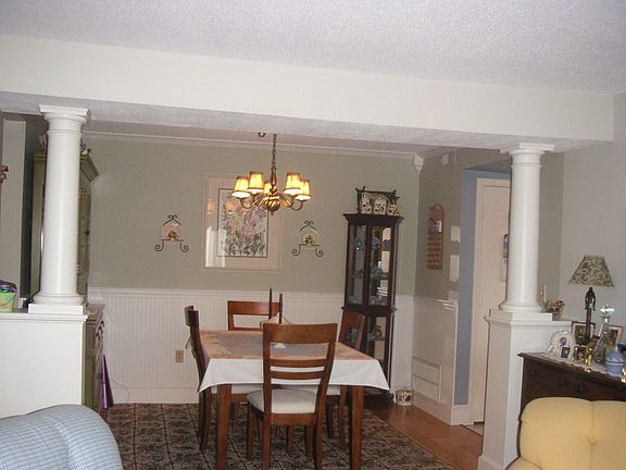 2nd image of 8 Laurelwood Dr