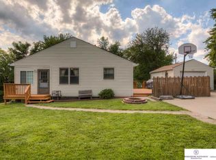2006 Avery Rd, Bellevue, NE 68005