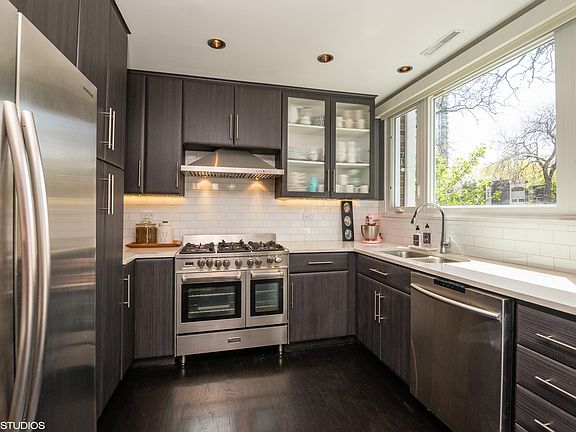 4th image of 74 W Schiller St #74