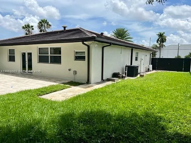 9845 NW 25th Ter — Photo 28