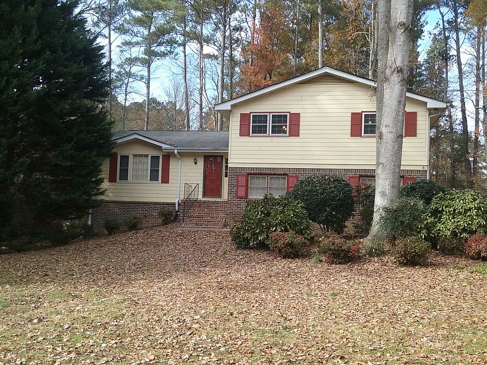 1st image of 2131 Plantation Ct