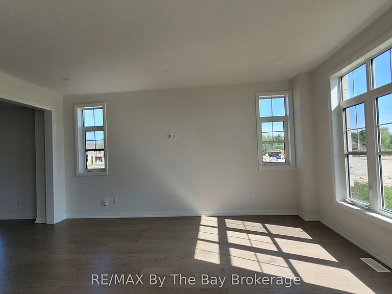 194 Union Blvd — Photo 13