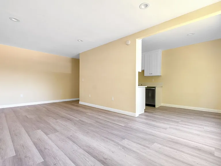 1070 W Kensington Rd #2 — Photo 6