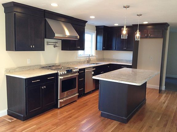 5th image of 86 Fountain Knoll Ln