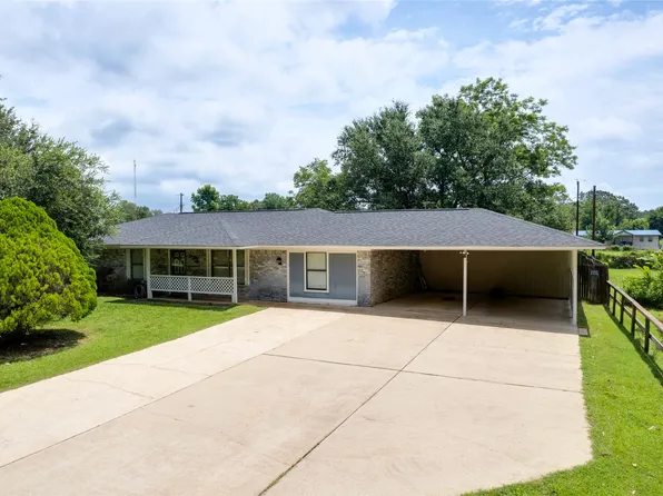 109 County Road 1224, Mount Pleasant, TX 75455