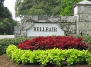 620 Pineland Ave, Belleair, FL 33756