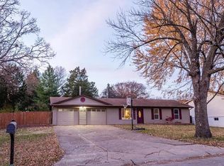 1810 Hilltop Village Ln, Imperial, MO 63052