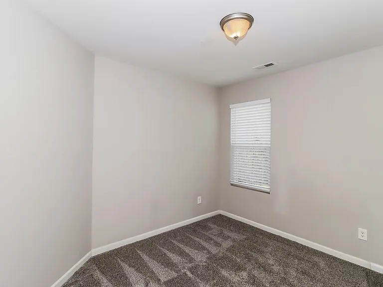 7413 Hidden Creek Dr — Photo 12