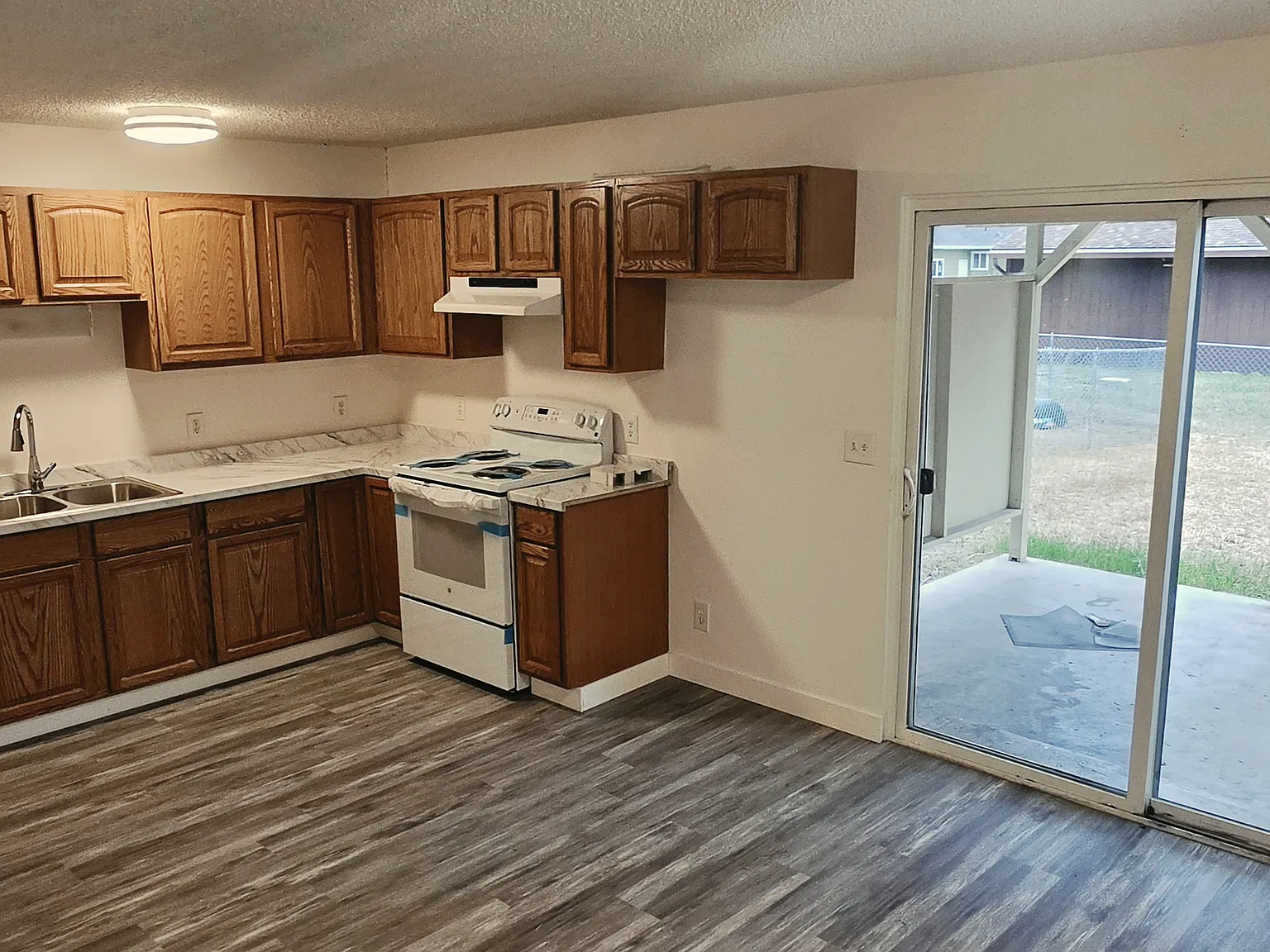 3 bed, 2.0 bath, 1500 sqft, $2,350 — Photo 4
