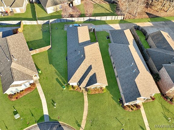 3rd image of 1417 Prairie Oak Dr