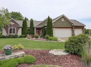 10174 S Janus Dr, Oak Creek, WI 53154