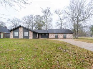6216 Rosewood Dr, Orange, TX 77632