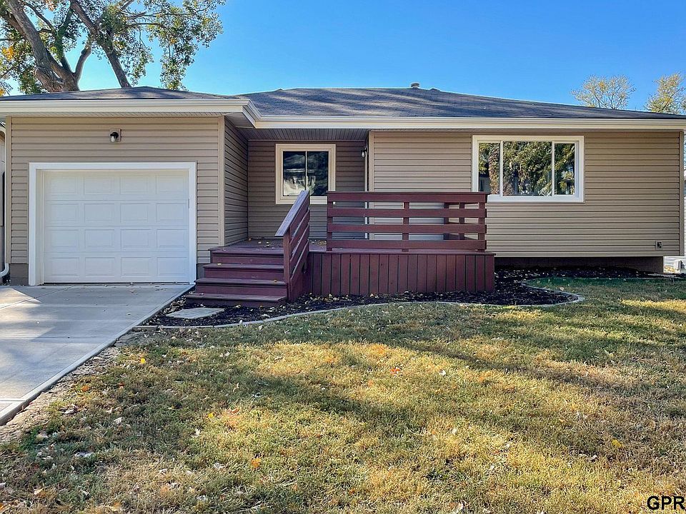 1st image of 8708 Willow Ct