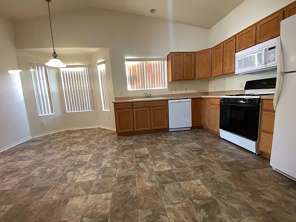 5th image of 3875 Barahona Dr