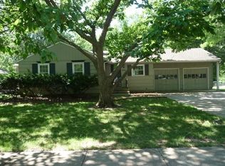 4921 Tomahawk Rd, Prairie Village, KS 66208