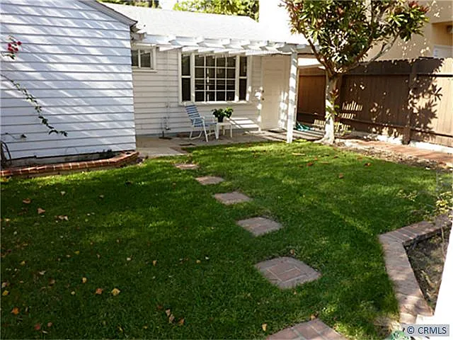 Studio, 400 sqft, $1,480 — Photo 2