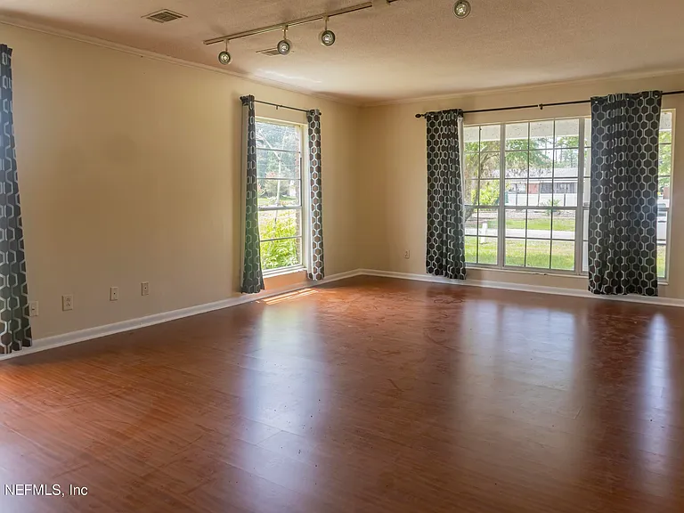 5039 Winchester Dr S — Photo 5