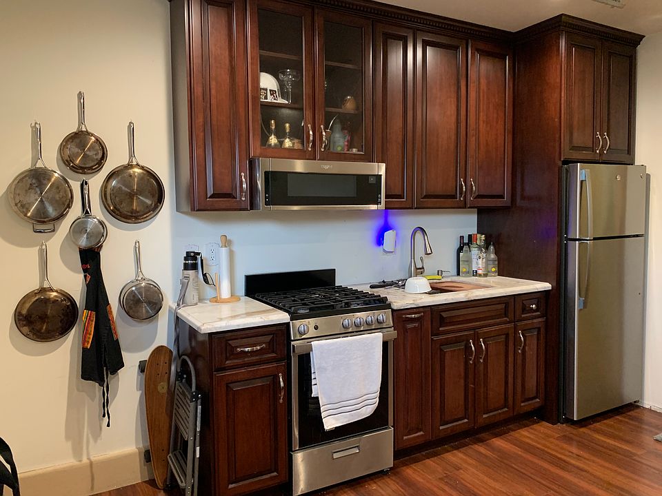 2nd image of 1332 Temple Ave #3