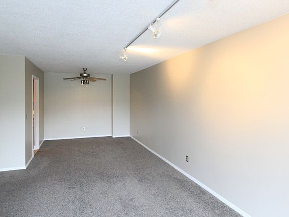 4th image of 710 E 200 S APT 8D