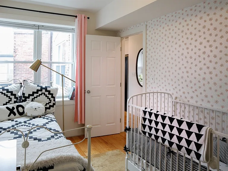 127 Cottage St #3 — Photo 8