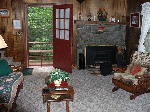2nd image of 427 Lake View Trl