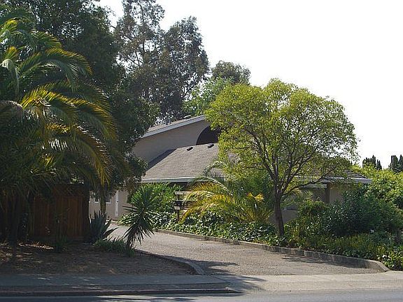 3rd image of 415 W Napa St