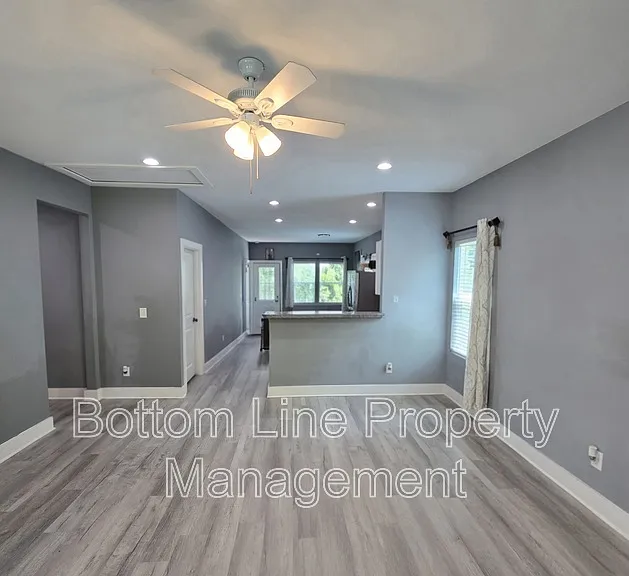 51 Hawthorne St SW — Photo 5