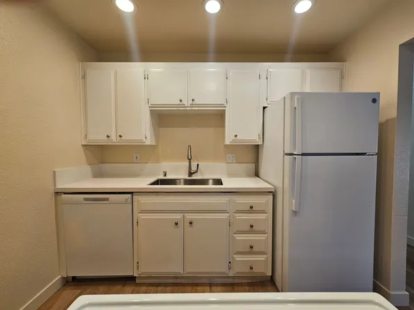 1052 Del Mar Ave, Chula Vista, CA, 1052 Del Mar Ave APT 8, Chula Vista, CA 91911