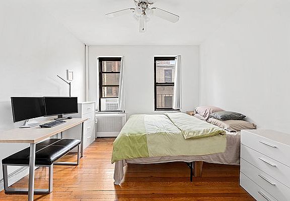 2nd image of 213 E 88th St APT 4C