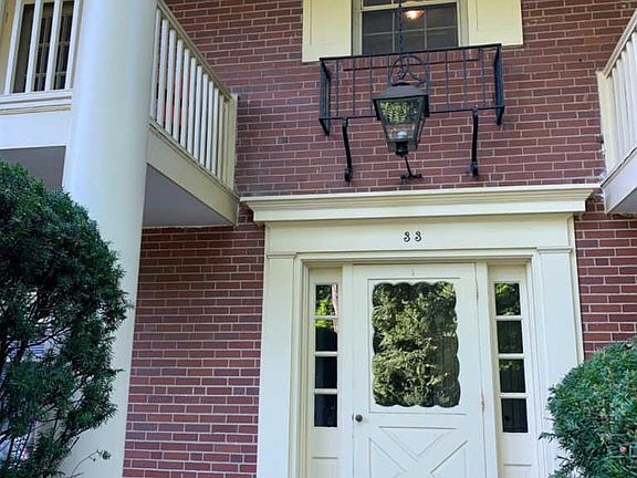 2nd image of 33 W Hill Ln
