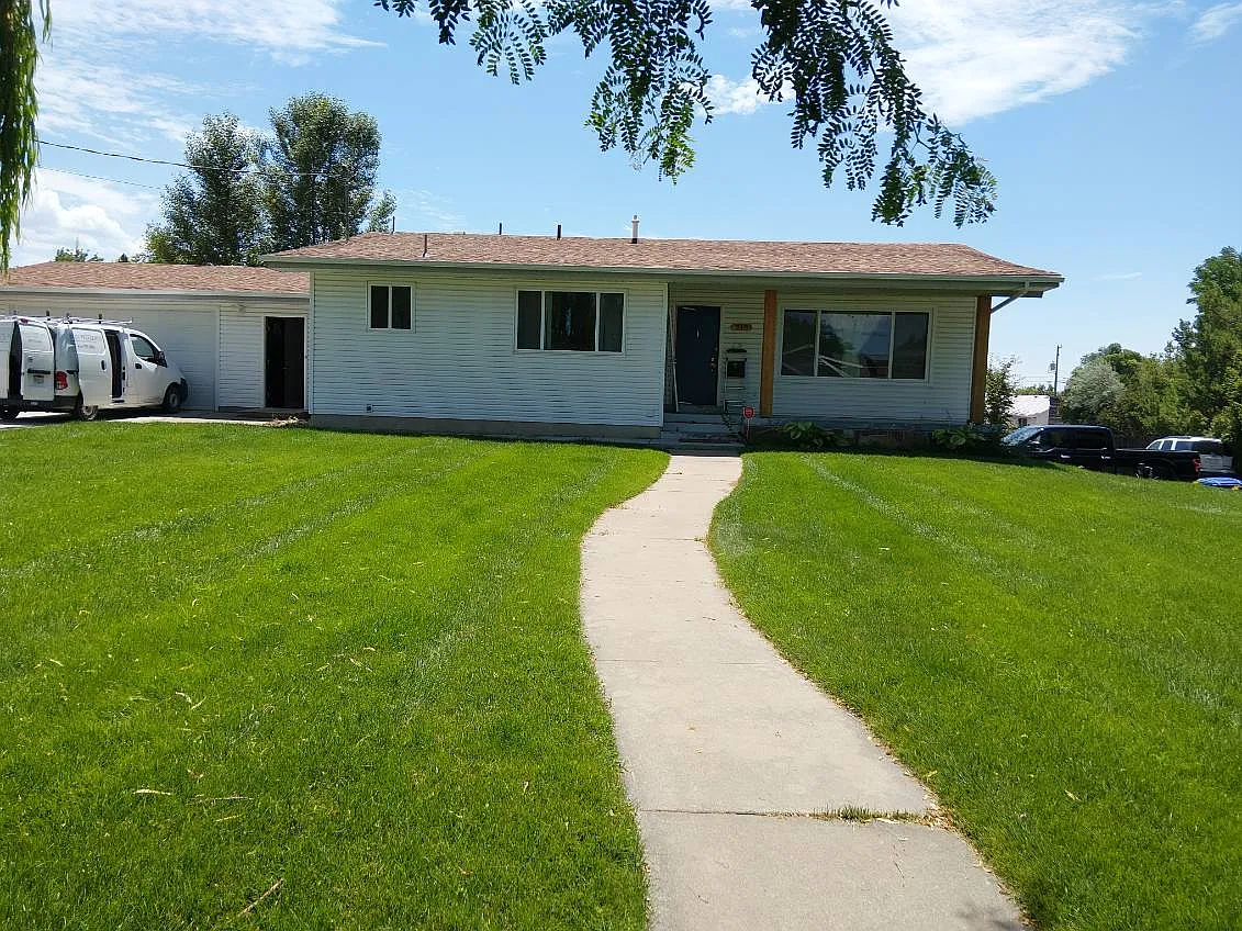 3 bed, 1850 sqft, $1,750 — Photo 2