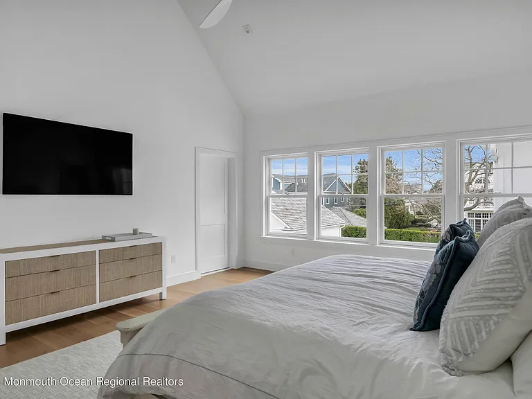27 Tuttle Ave — Photo 21