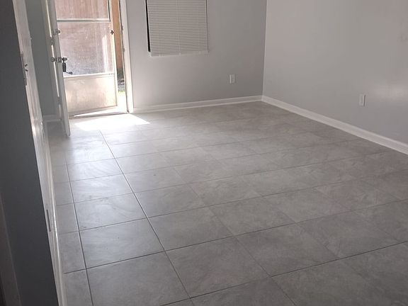 5th image of 26 E 59th St APT 600