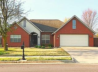 4397 W New Bridge Rd, Fayetteville, AR 72704