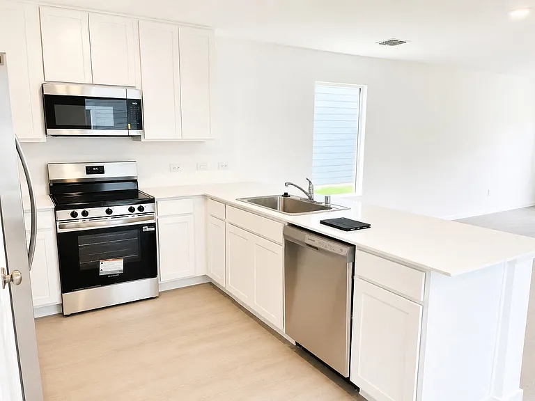 6310 Pelican Way — Photo 2