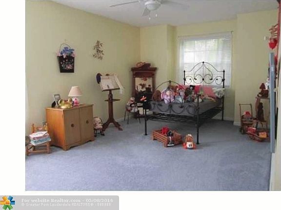 5th image of 3035 Perriwinkle Cir