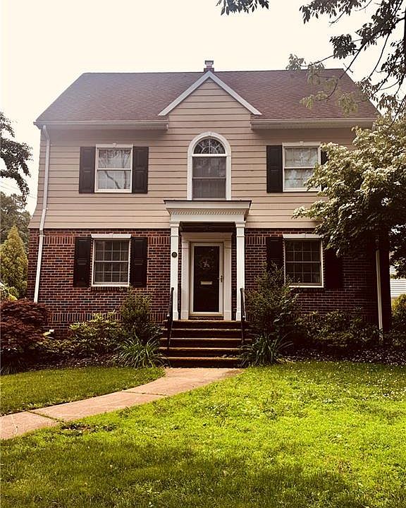 1st image of 38 Clarendon Ct