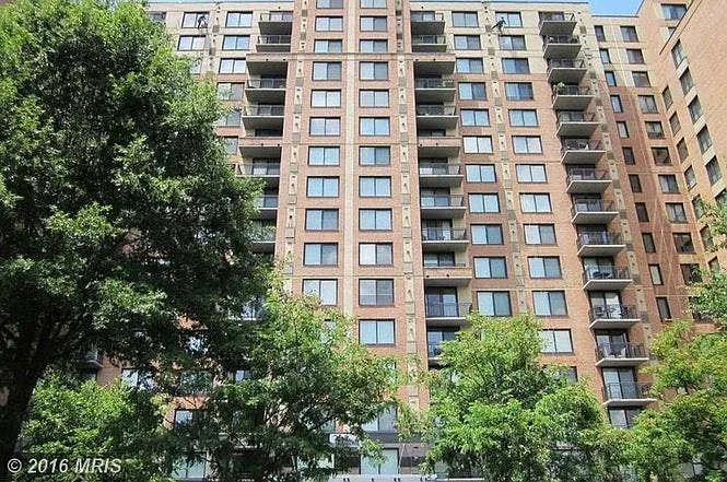2451 Midtown Ave #16 — Photo 9