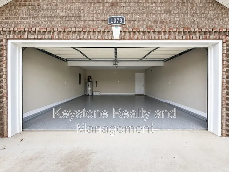 1073 Dublin Dr — Photo 14
