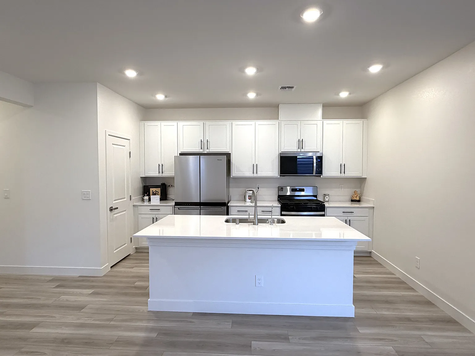Brand New Home! — Photo 4