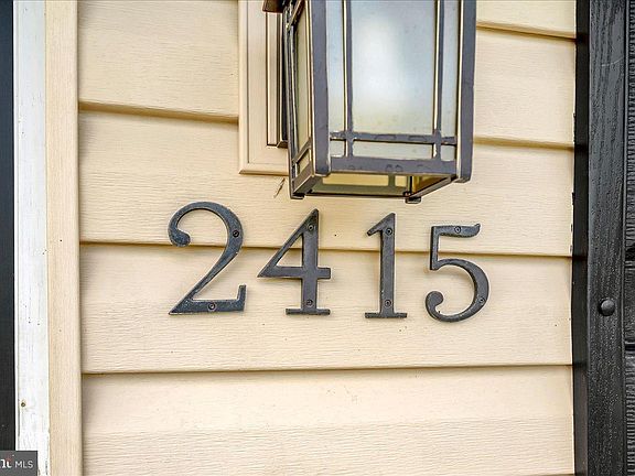 3rd image of 2415 Horace Dr