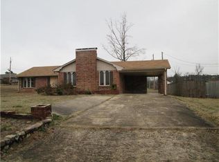 2607 Averitt Ave, Mena, AR 71953