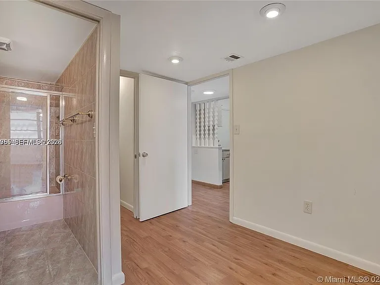 345 Ocean Dr #302 — Photo 6