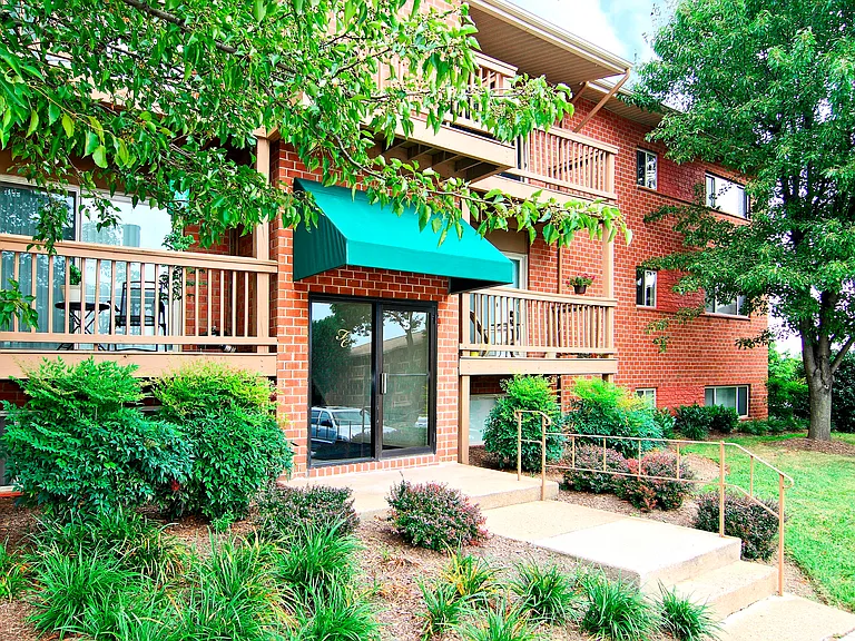 Fellowship Court — Photo 8