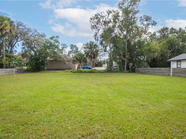 464 NE 2nd St, Crystal River, FL 34429