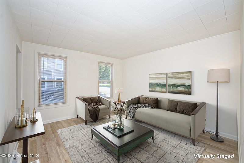 4th image of 30 Andrewsville Court