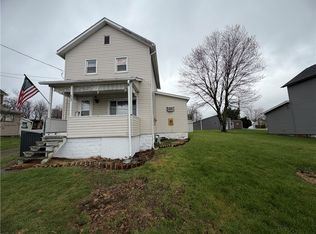 63 9th St, Lucernemines, PA 15754
