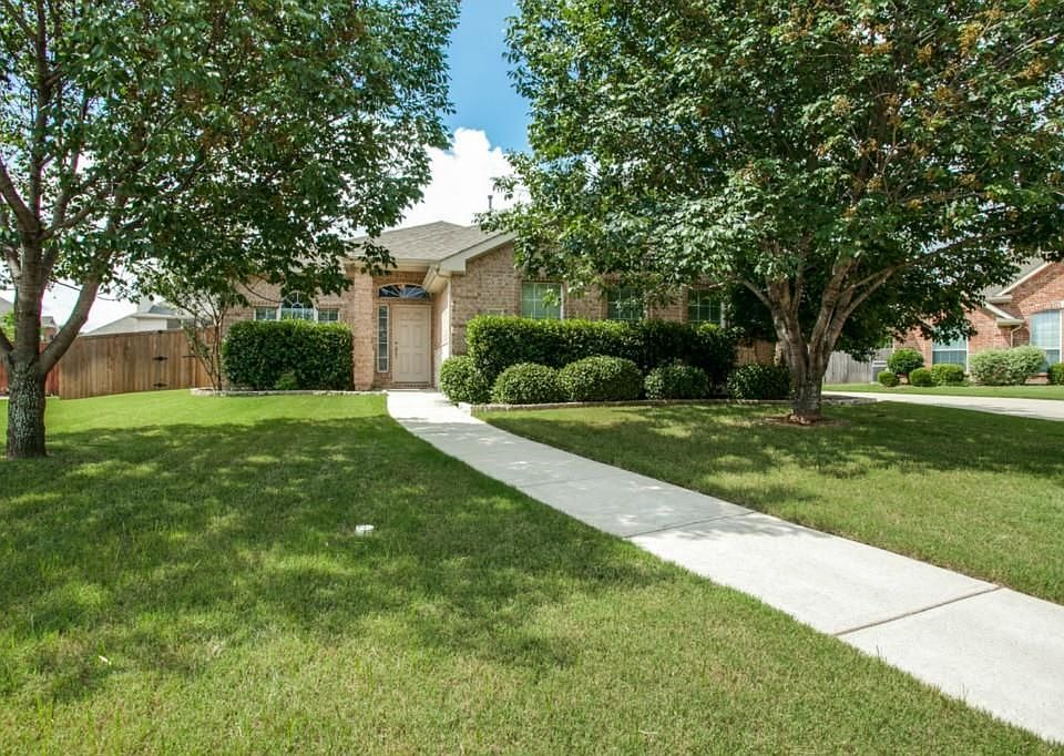 1st image of 3704 Park Wood Ct
