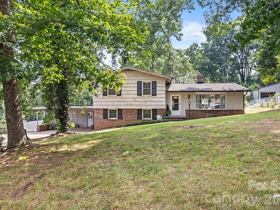 1st image of 912 Parkwood Rd